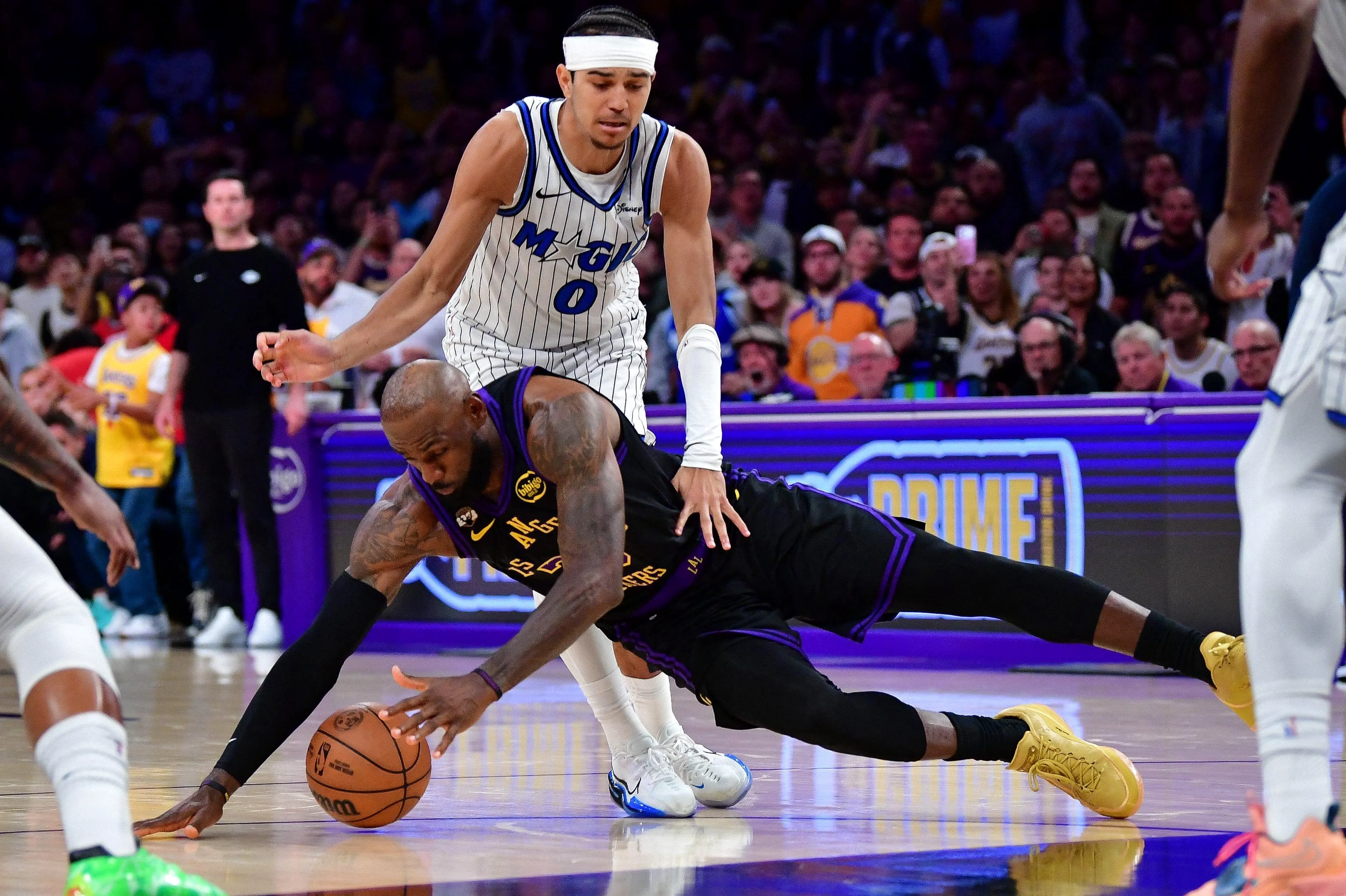 NBA Scores: Magic Top Lakers, Pelicans Edge Warriors in Thrilling Games