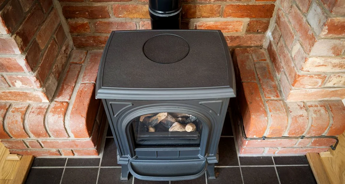 England to Introduce New Rules for Wood-Burning Stove Owners in Key Areas