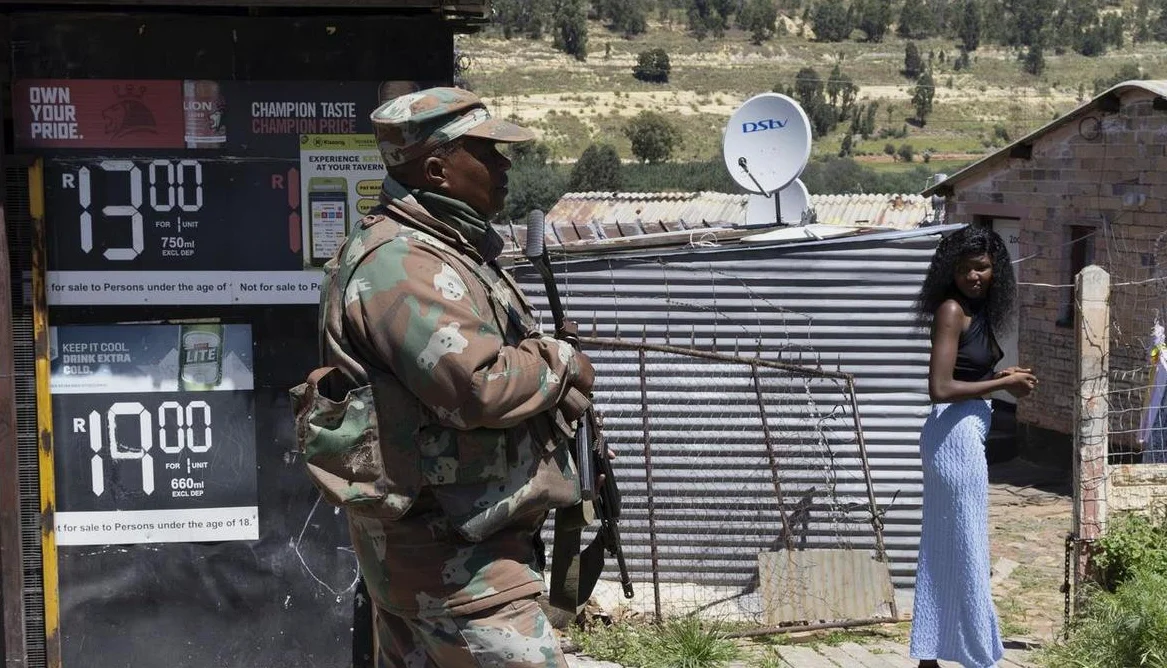 Südafrika schickt Soldaten in die Städte, um Kriminalität zu bekämpfen