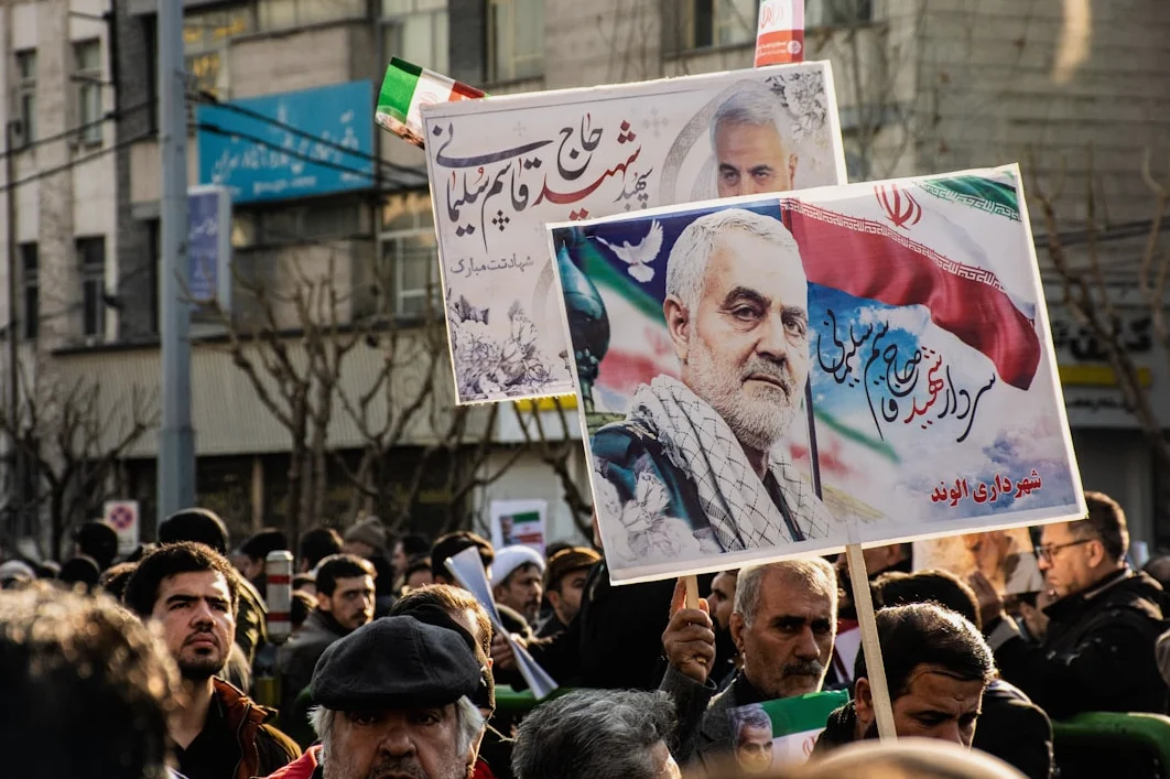 Hegseth behauptet, iranischer Oberbefehlshaber verletzt