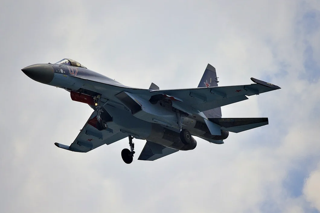 Six Killed in Russian Air Attacks on Ukraine