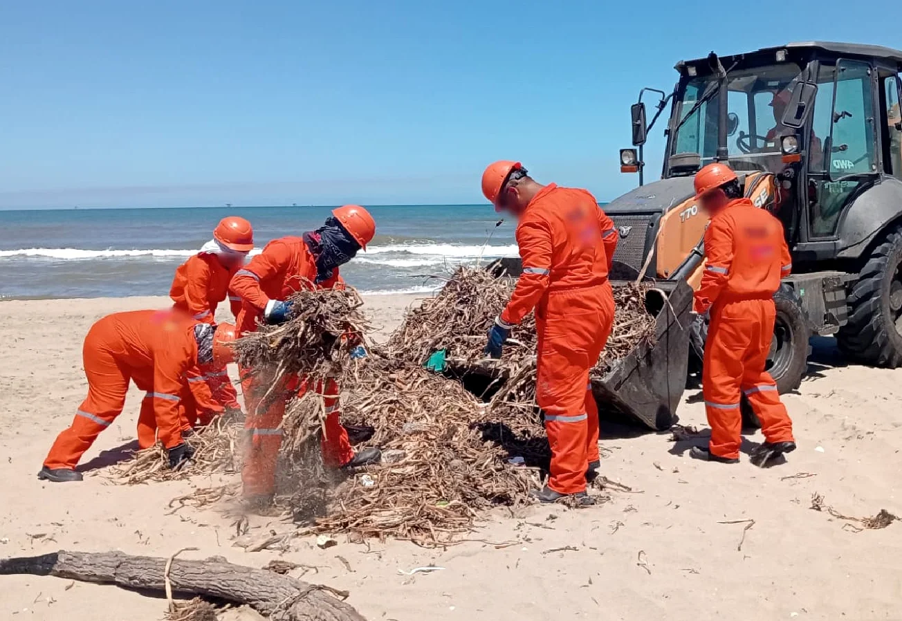 Suche nach Ursache der Ölverschmutzung an mexikanischen Stränden