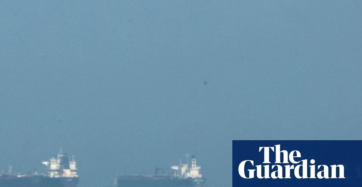 トランプ氏の「エネルギー自由流通」発言、ホルムズ海峡の船運再開に失敗