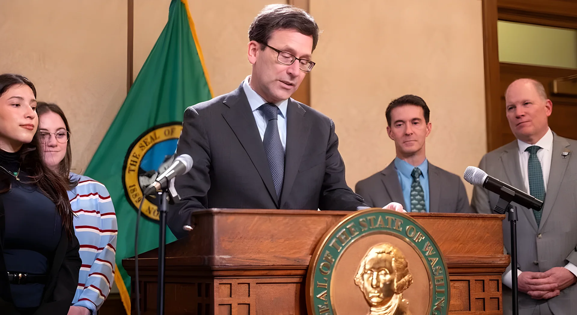 ワシントン州知事フェアーグリが二重投票禁止法案に署名