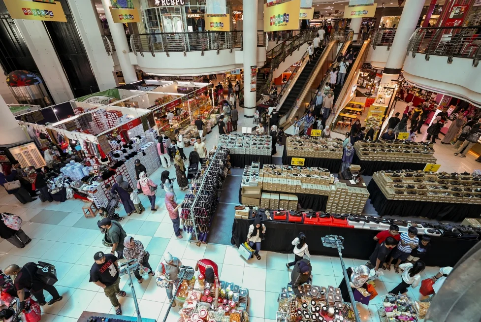 조호르 주민들, 경제 불안에 라야 준비 더 절약적으로