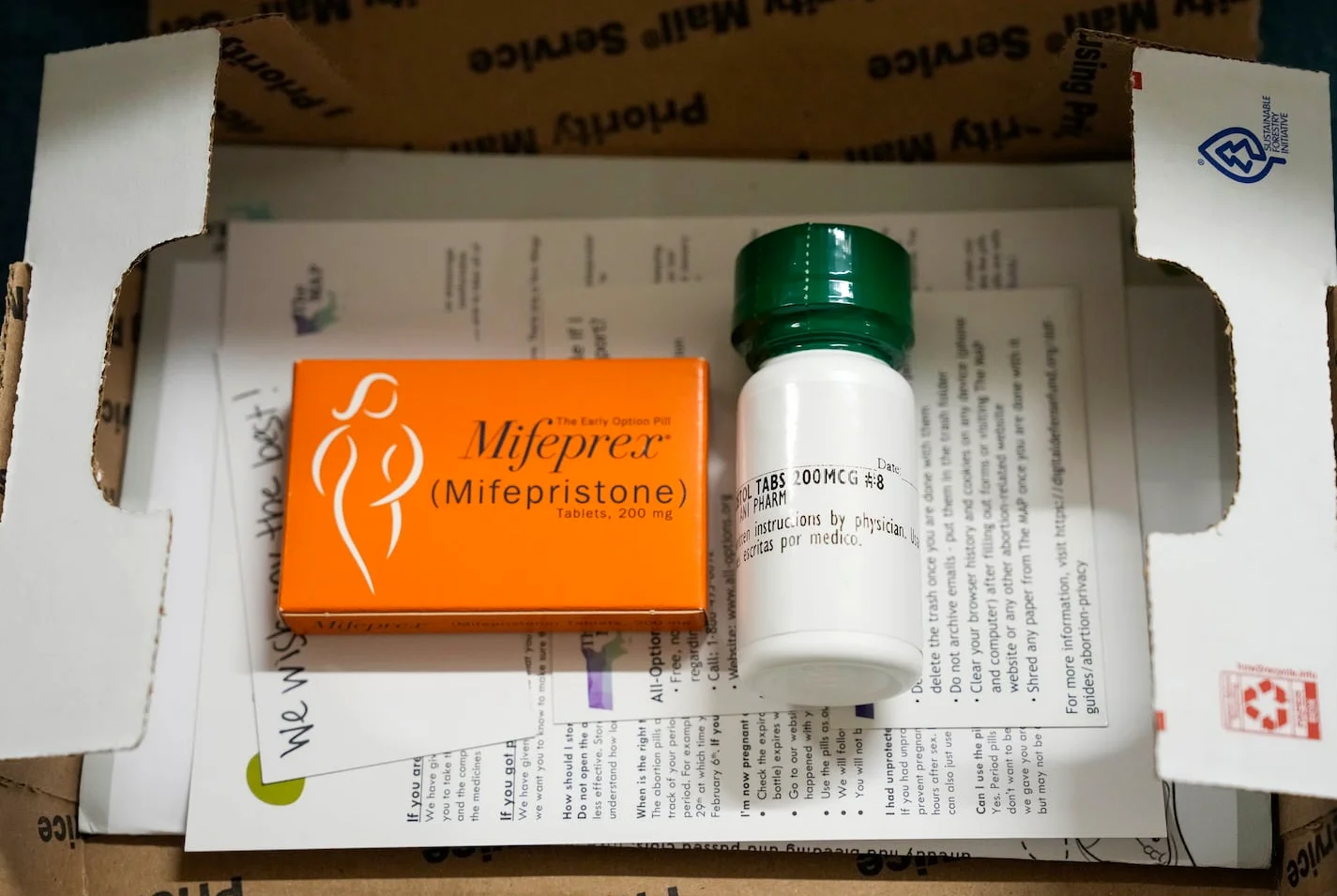 トランプ政権、中絶サービスの保険適用義務を求める州を調査