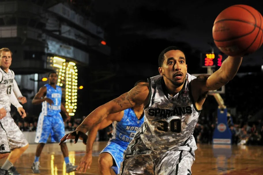 Kentucky y West Virginia se enfrentan en segunda ronda del torneo NCAA