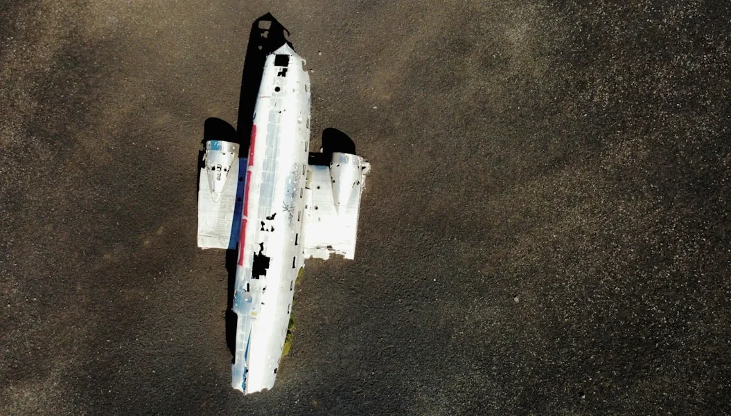 コロンビア軍用機墜落で66人死亡、軍首脳が発表