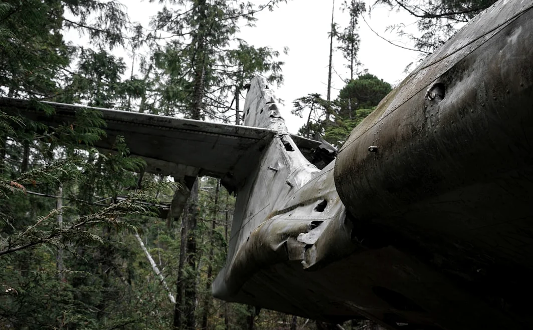 コロンビア軍用機墜落で34人死亡、多数負傷