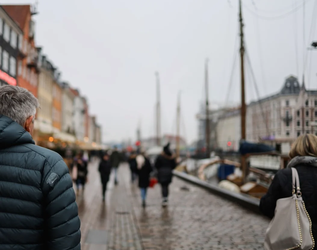 デンマーク選挙、トランプに挑戦した女性の行方が注目