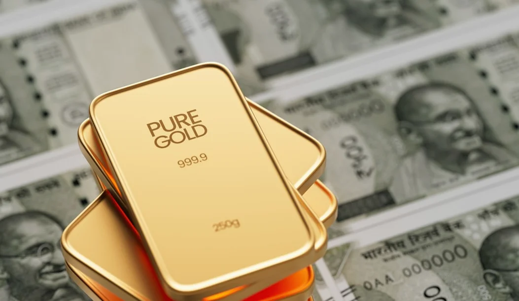 Gold Market Watchers Hold Firm on $10,000 Forecast Despite Bullion Slide
