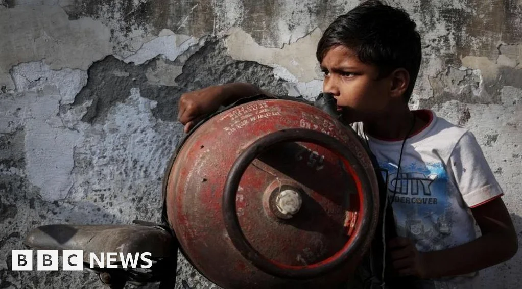 Asia's Fuel Crisis: Daily Life Disrupted by Iran War