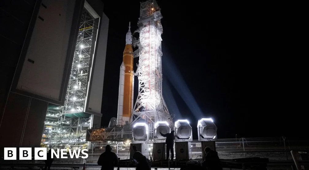 El cohete Artemis de la NASA regresa al lugar de lanzamiento con objetivo de abril