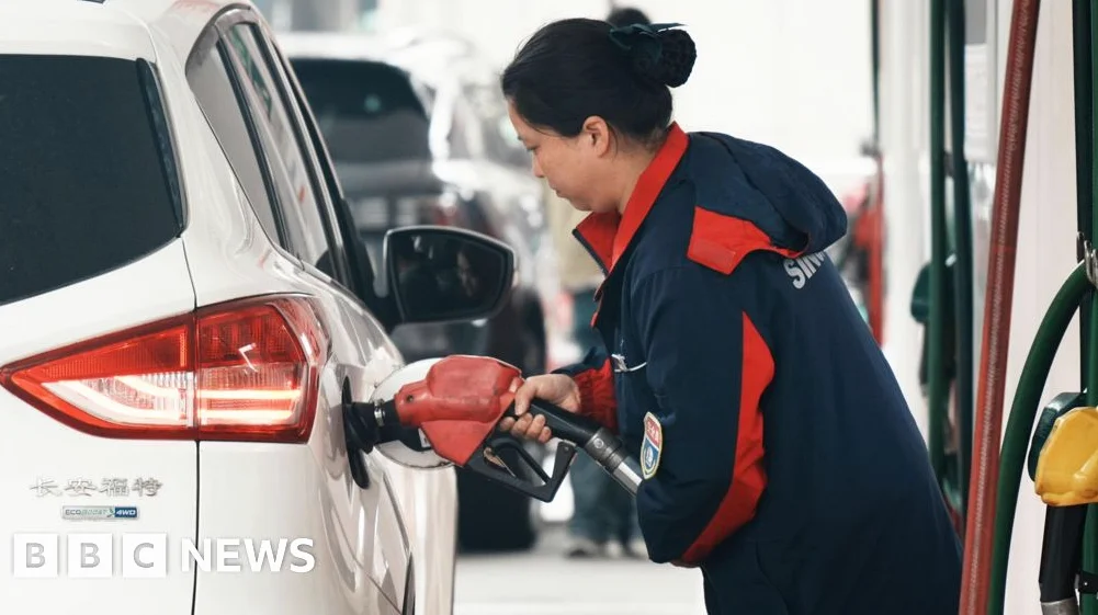 Oil price falls as Trump talks up Iran peace negotiations