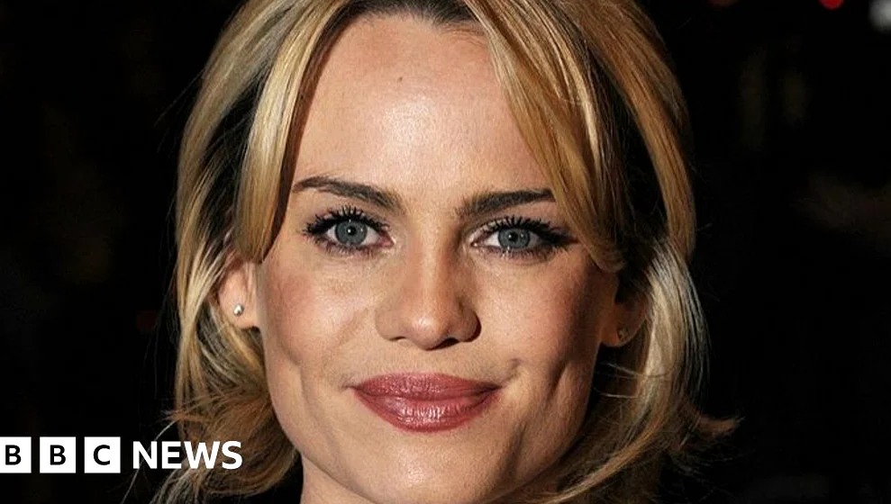 歌手デフィー、ドキュメンタリーで性的暴行経験を告白