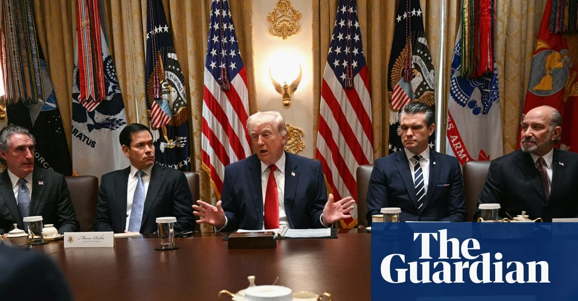 Flateros promueven estatua de Trump en Venezuela