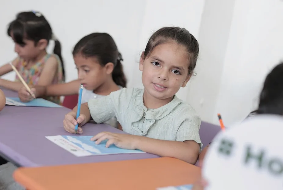 ガザの学生は大学が閉鎖されたままどう学ぶか