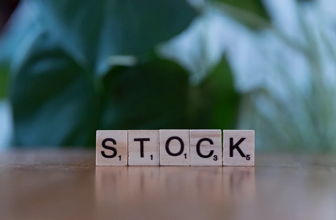 주식시장 하락, 중동 긴장 지속으로 유가 반등