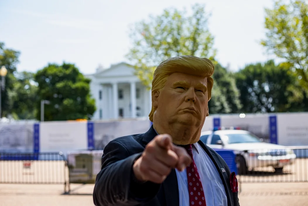 Trump Announces Iran War Plan, Market Reacts with Volatility