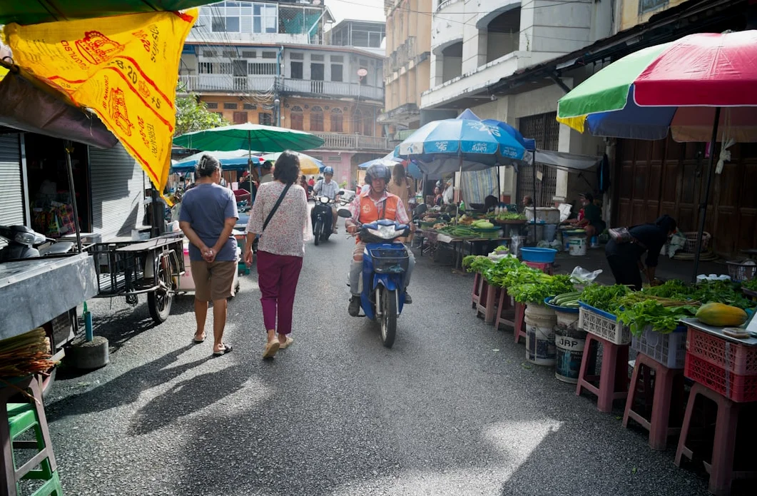 Mercados asiáticos enfrentan volatilidad matutina habitual