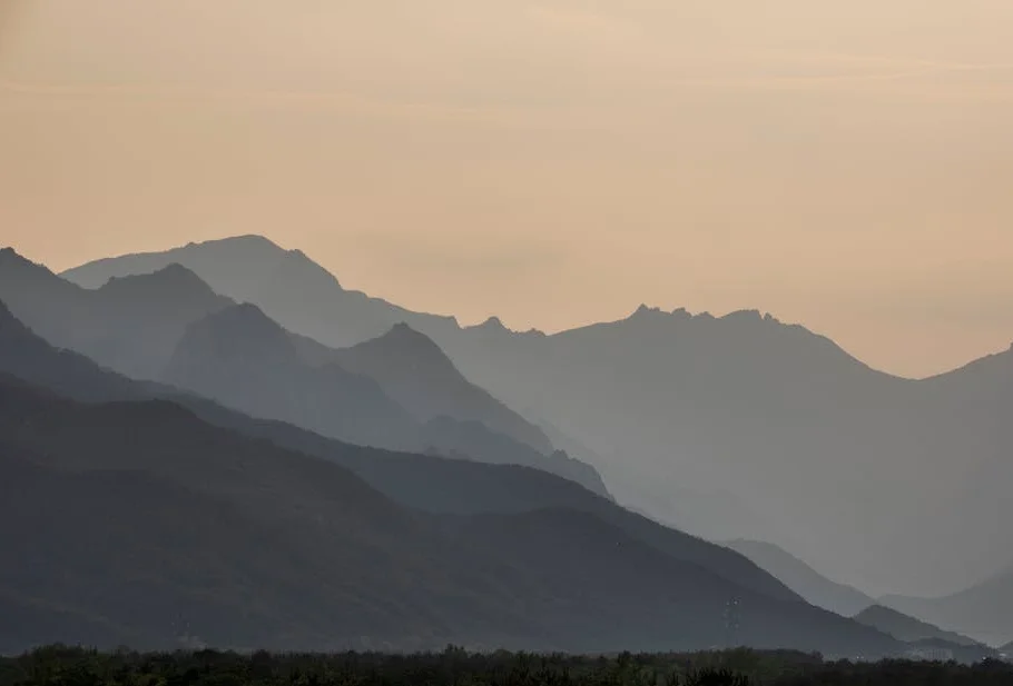 김정은, 북한 핵무기 지위 확고히 다짐