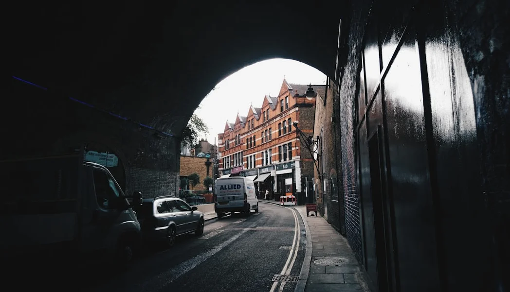 런던 유대인들, 반유대주의 화재 공격 후 공포에 떨다