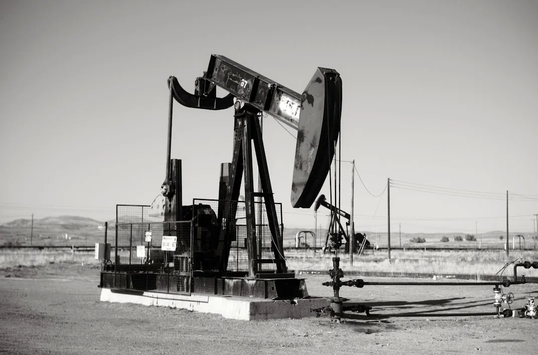 Oil Rises as Markets Assess Supply Risk After Iran Denies US Talks