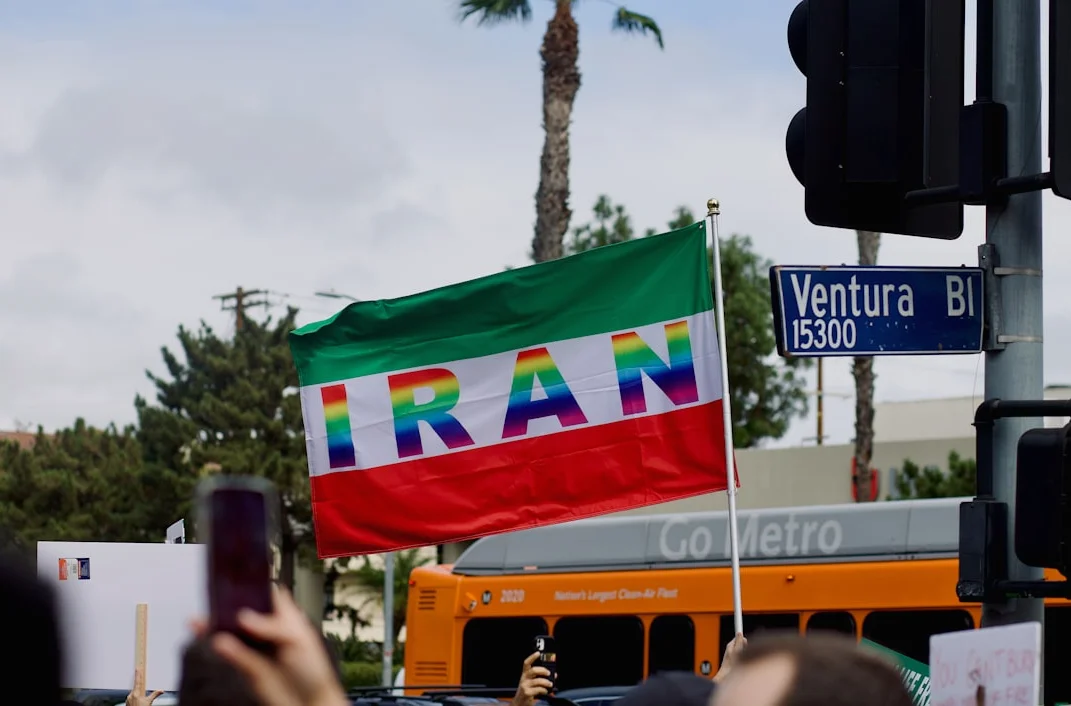 Trump’s Conflicting Signals on Iran War Spark Political and Economic Uncertainty