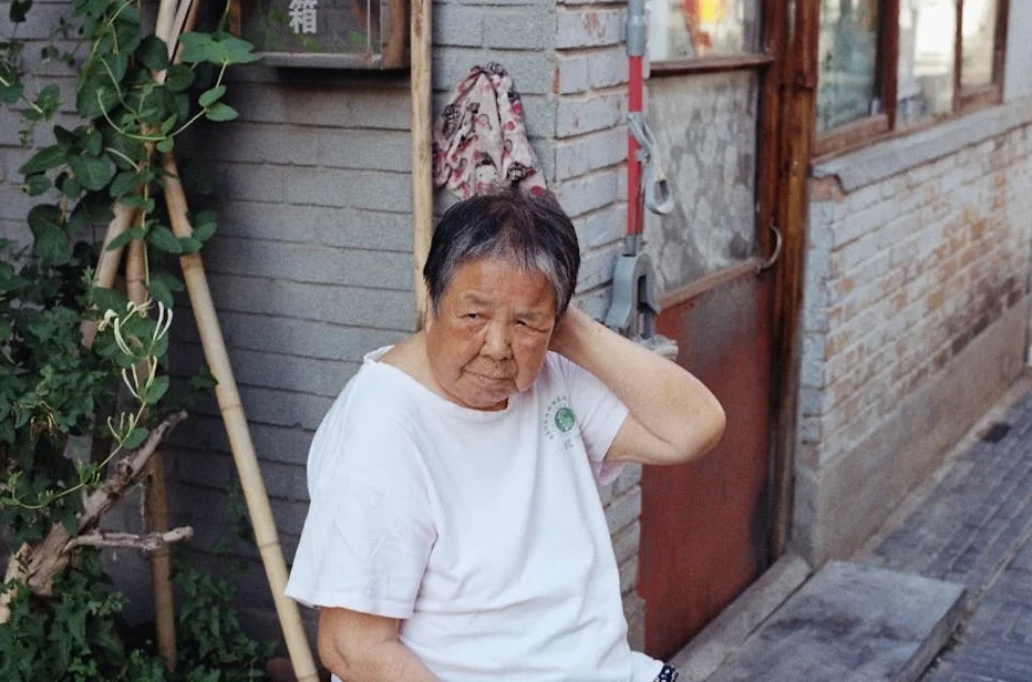 Lebanese Resident Stays Behind with Pet Monkey Amid Evacuation Orders