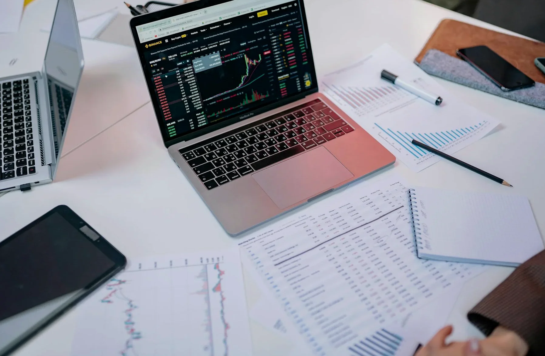 オニリー・ファンズの創設者レオニド・ラドヴィンスキー氏死去　43歳