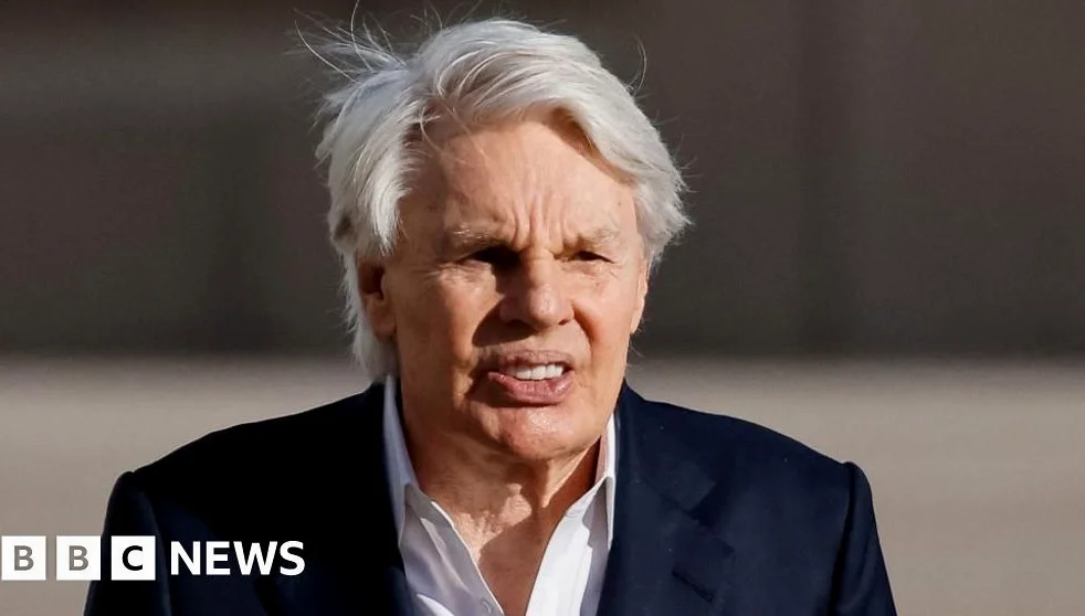 전 애버크로미비 CEO의 정신 능력 논란