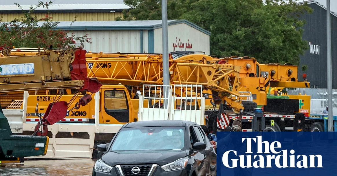 Thunderstorms Drench UAE and Saudi Arabia with Unusual Rainfall
