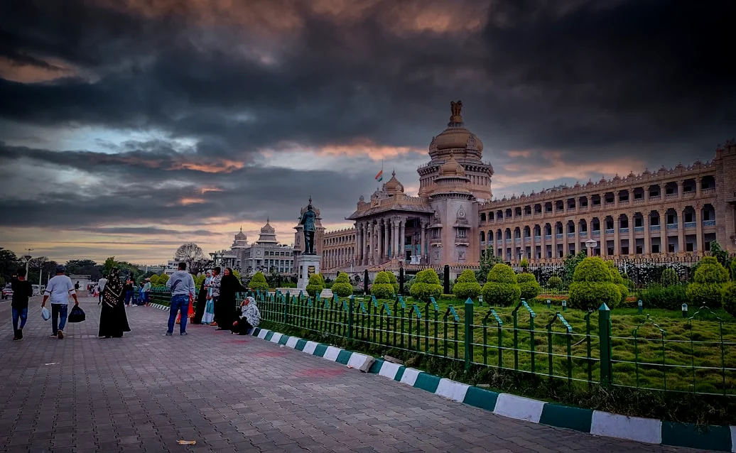 インド、世界最大の人口調査開始　300万人の職員が関与