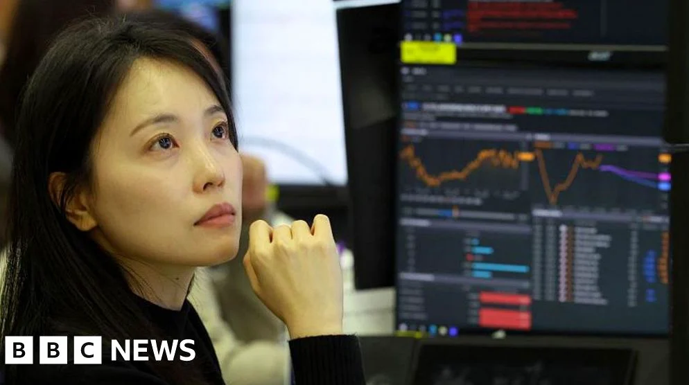 Petroleo cae por debajo de los 100 dls y acciones suben con promesa de Trump sobre guerra con Irán