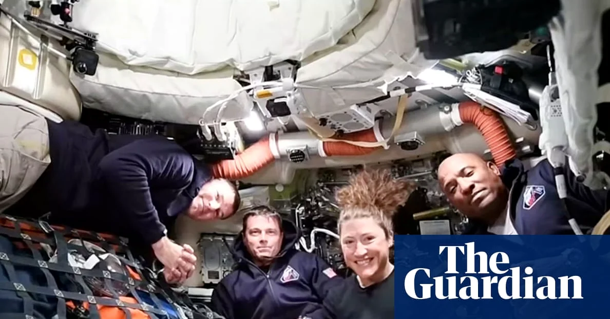 아르테미스 2호 우주비행사, 지구 궤도 탈출…50년 만의 첫 인류 달 비행