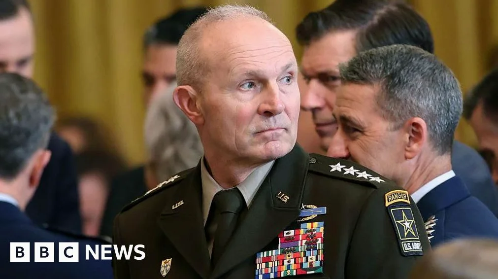 Hegseth pide la renuncia del jefe del Ejército estadounidense