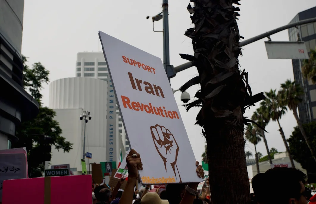 Trump amenaza con ‘infierno’ a Irán en Pascua, eleva tensiones