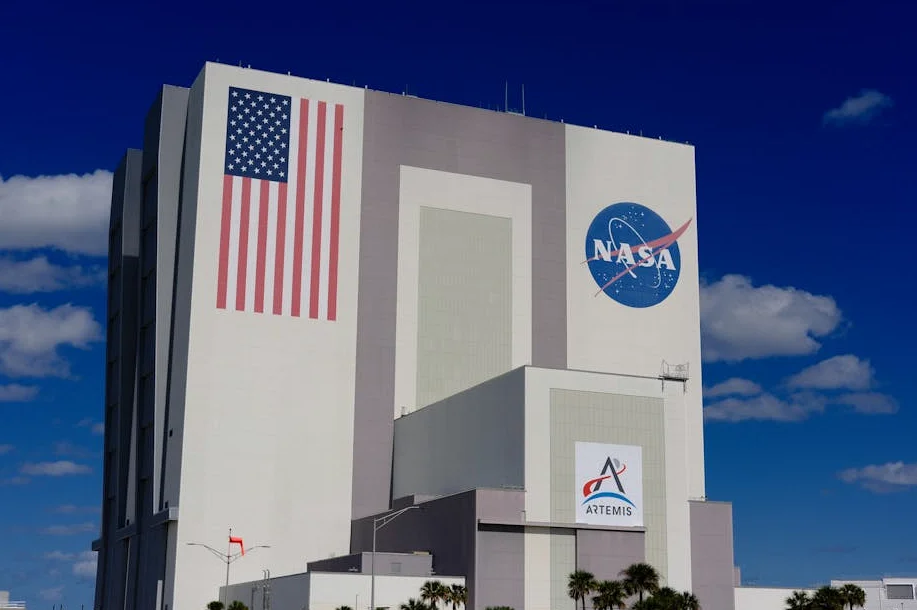 Artemis II Breaks Lunar Distance Record with 406,773km Journey