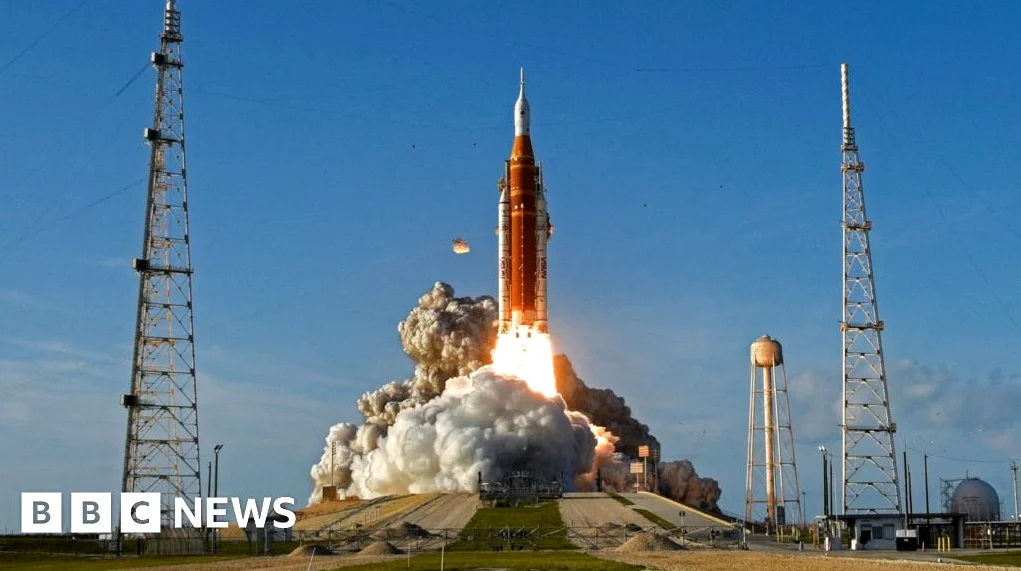 Artemis II: Erste menschliche Sicht auf Mondrückseite