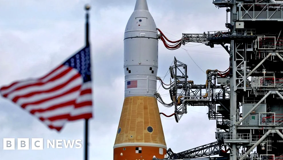 Artemis II Mission Breaks Distance Record with 281,000 km Journey