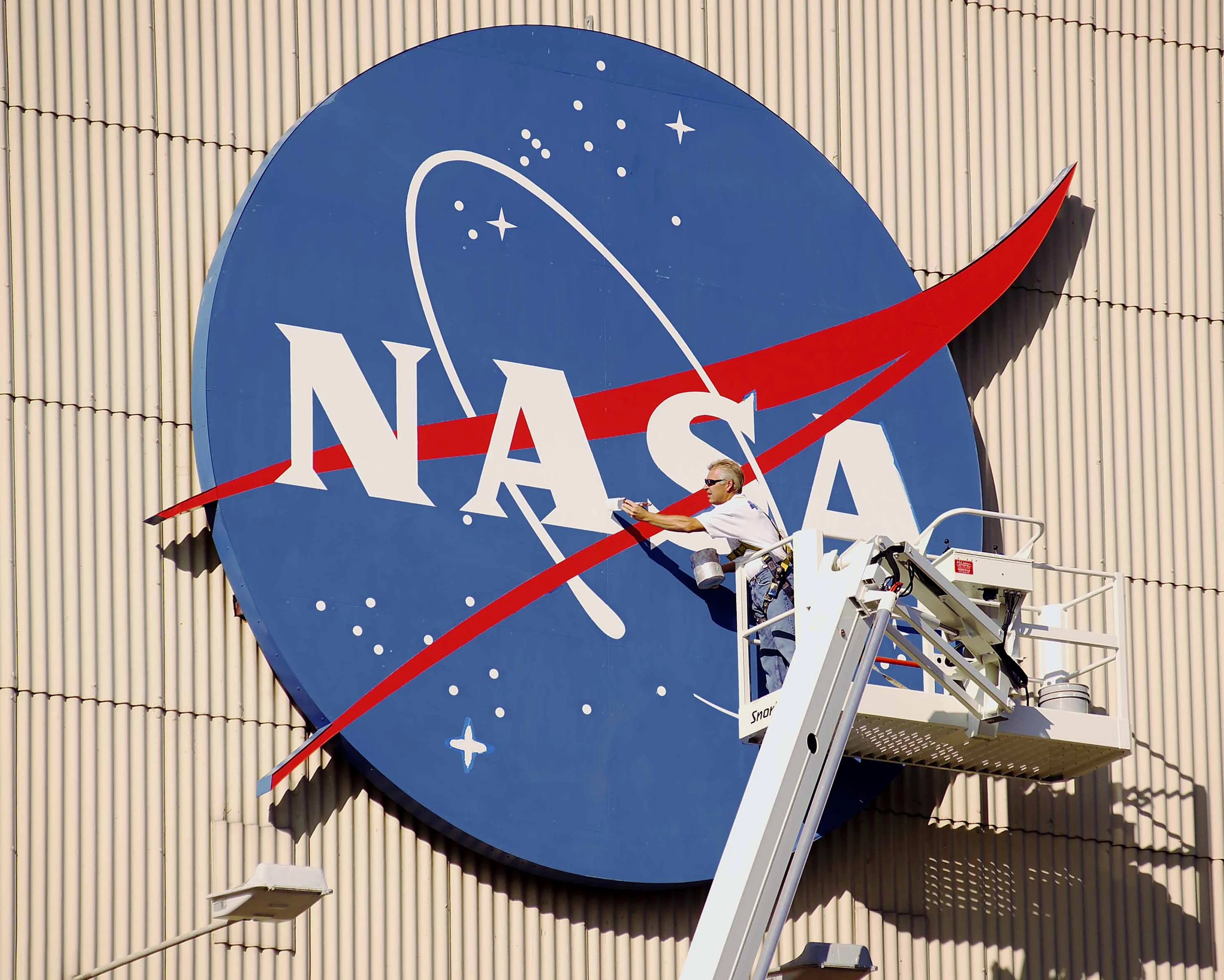 Artemis 2 Live: Astronauts Set for Return to Earth