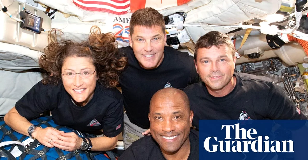 Cuarteto de Artemis II finaliza misión récord con aterrizaje en el Pacífico