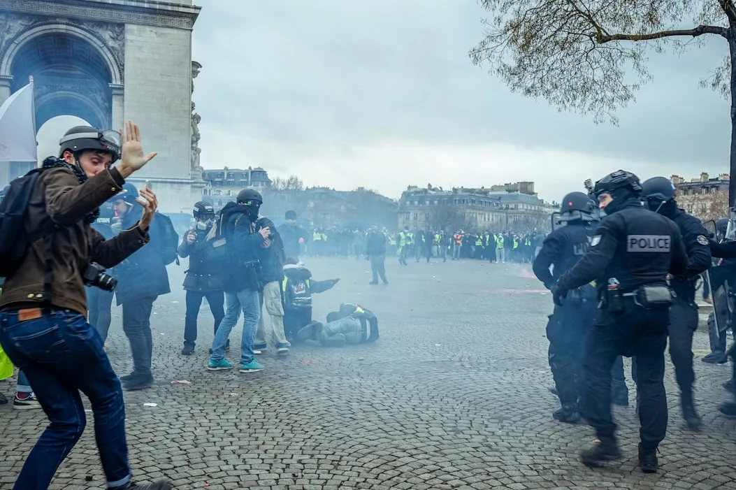 베네수엘라 경찰, 최저임금 인상 요구 시위 진압