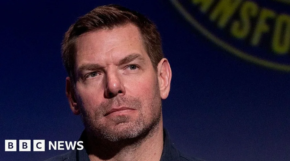 Congresista Eric Swalwell deja carrera presidencial por acusaciones de maltrato sexual