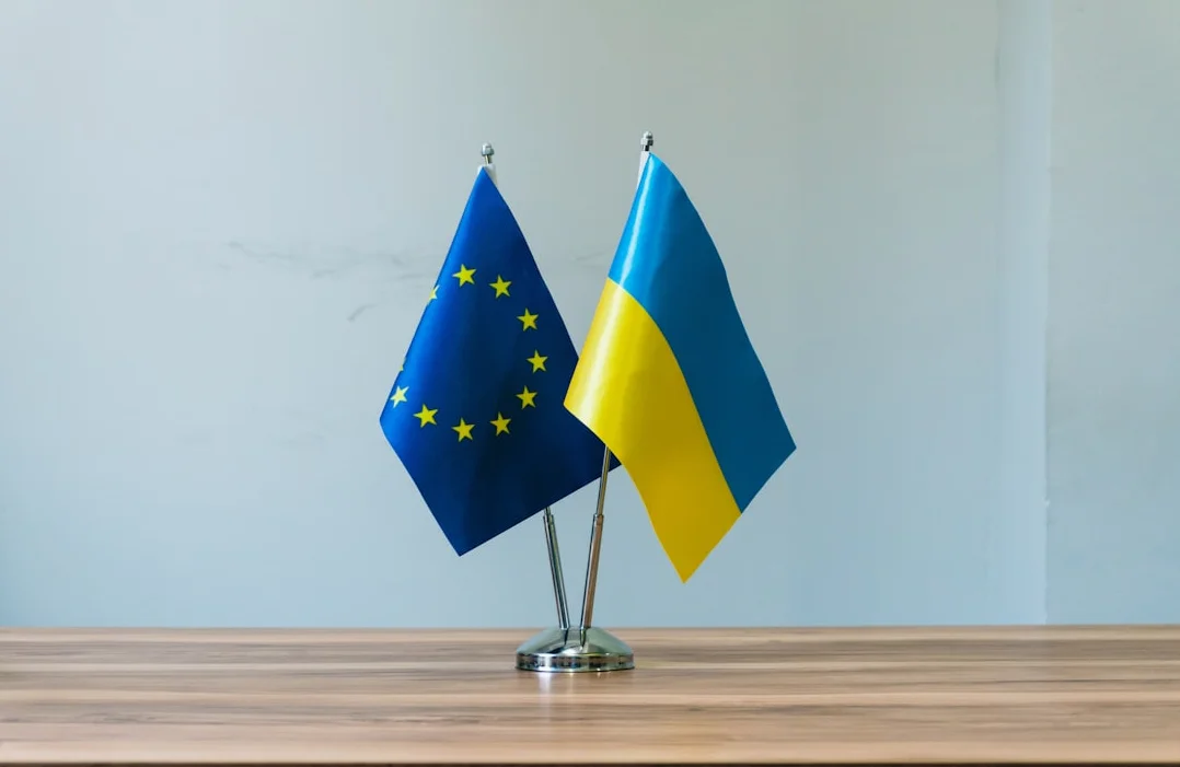 Ucrania reanuda petróleo ruso a Europa: préstamo de 90.000 millones de euros
