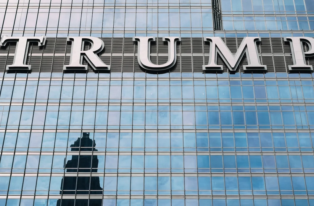 トランプ氏、給与支払い見送り提案　2000ドル配分も