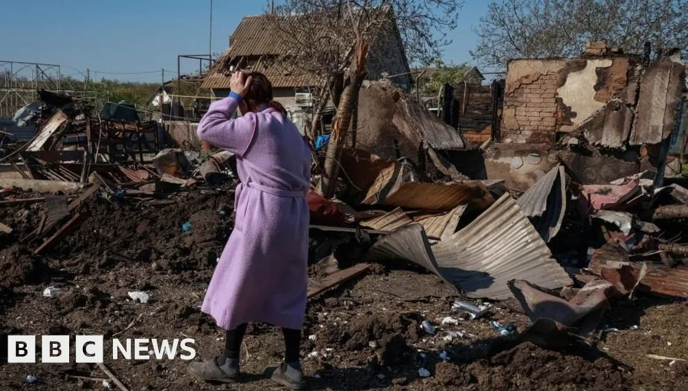Russian Strikes Kill 10 as Zelensky Claims Oil Tankers Hit