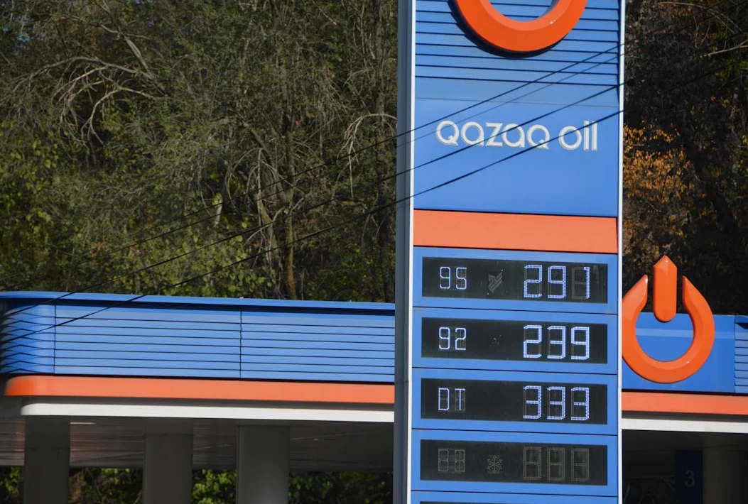 Shares falter as oil prices remain elevated amid US-Iran tensions