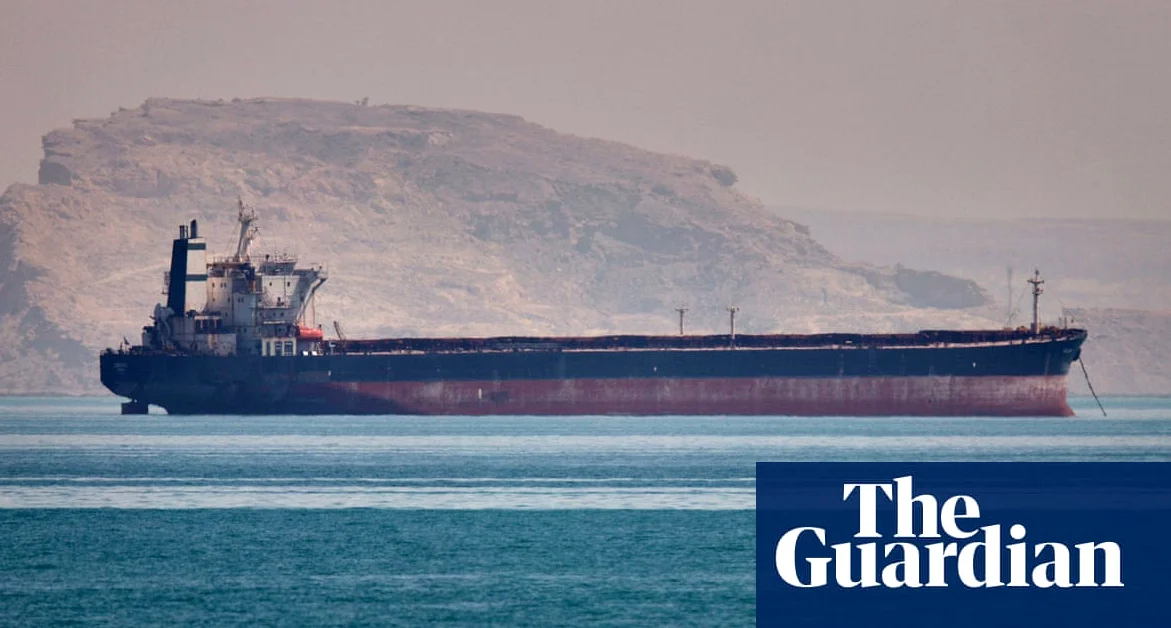 Shipping Firms Question Safety in Hormuz Strait Amid Trump Plan