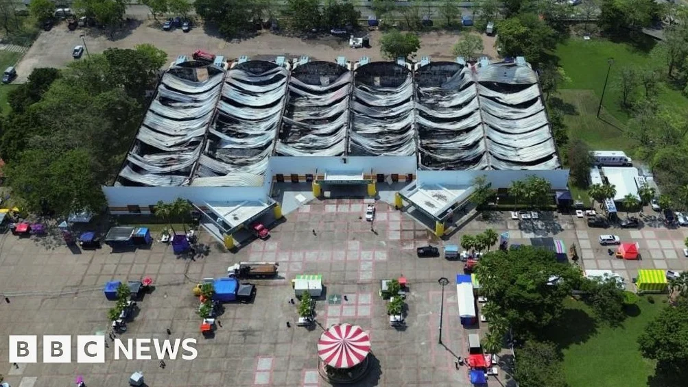 Five killed in huge fire at packed Mexico fairground